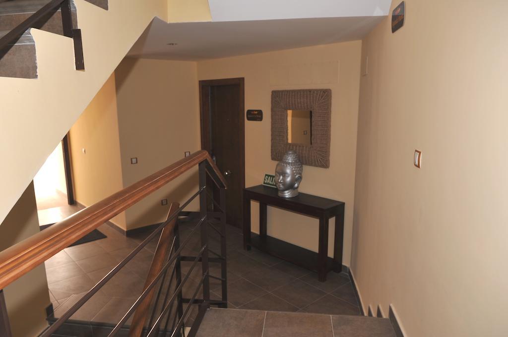 Edificio Reyes Apartment La Adrada Exterior photo