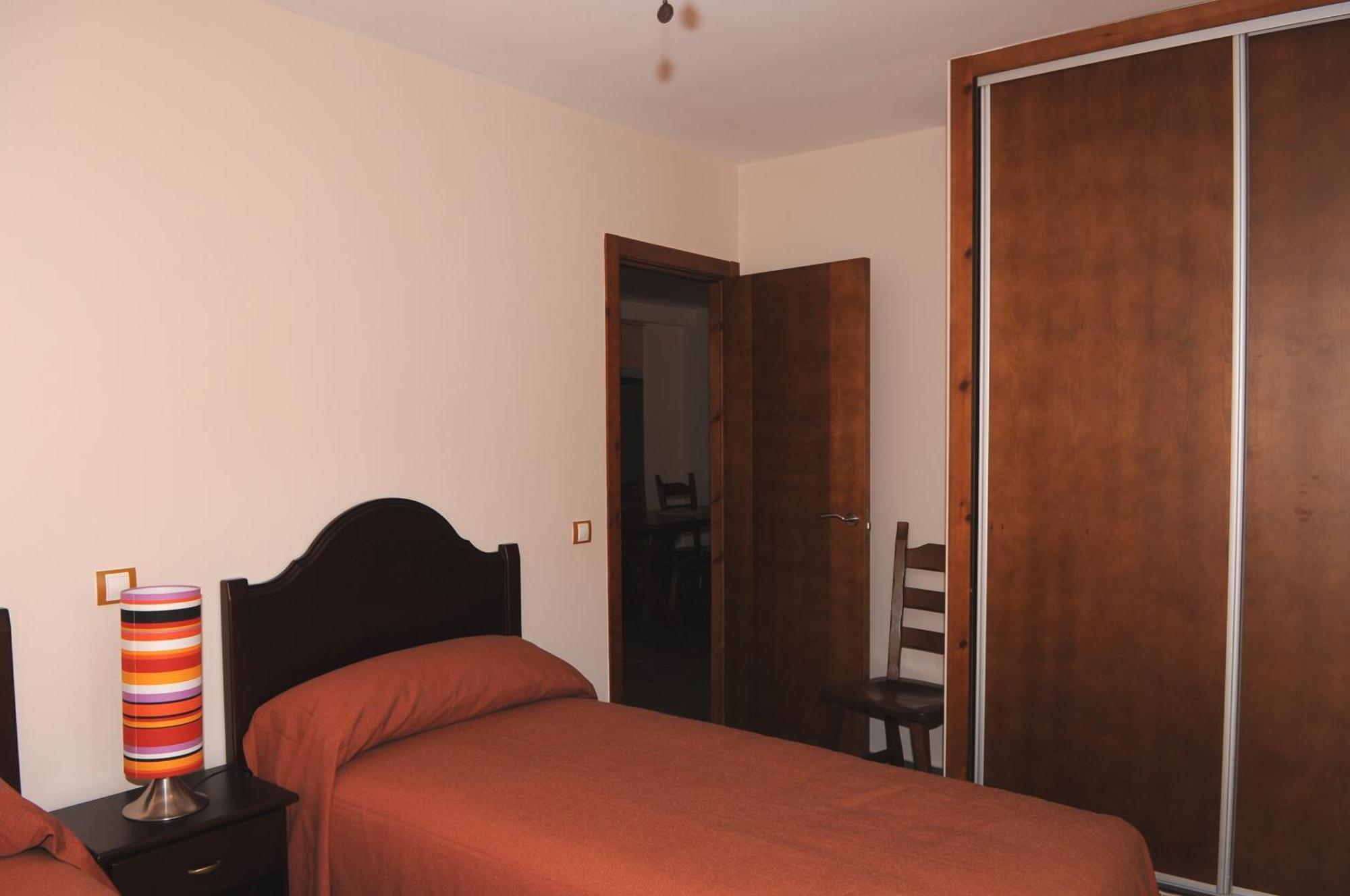 Edificio Reyes Apartment La Adrada Exterior photo