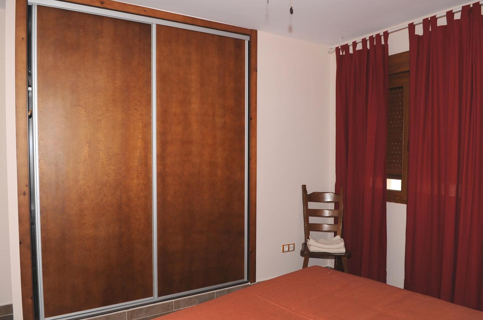 Edificio Reyes Apartment La Adrada Exterior photo